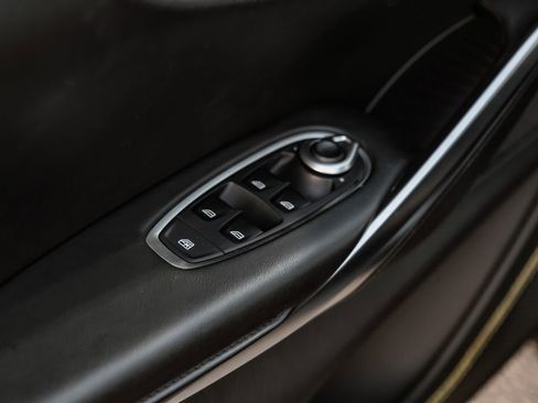 Used 2021 Aston Martin DBX image 47