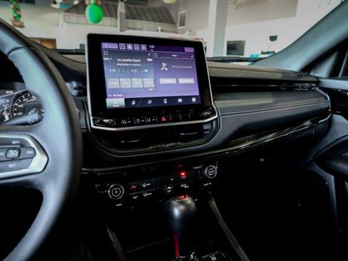 Used 2022 Jeep Compass Latitude w/ Sun and Sound Group image 33