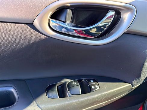 Used 2014 Nissan Sentra S image 17