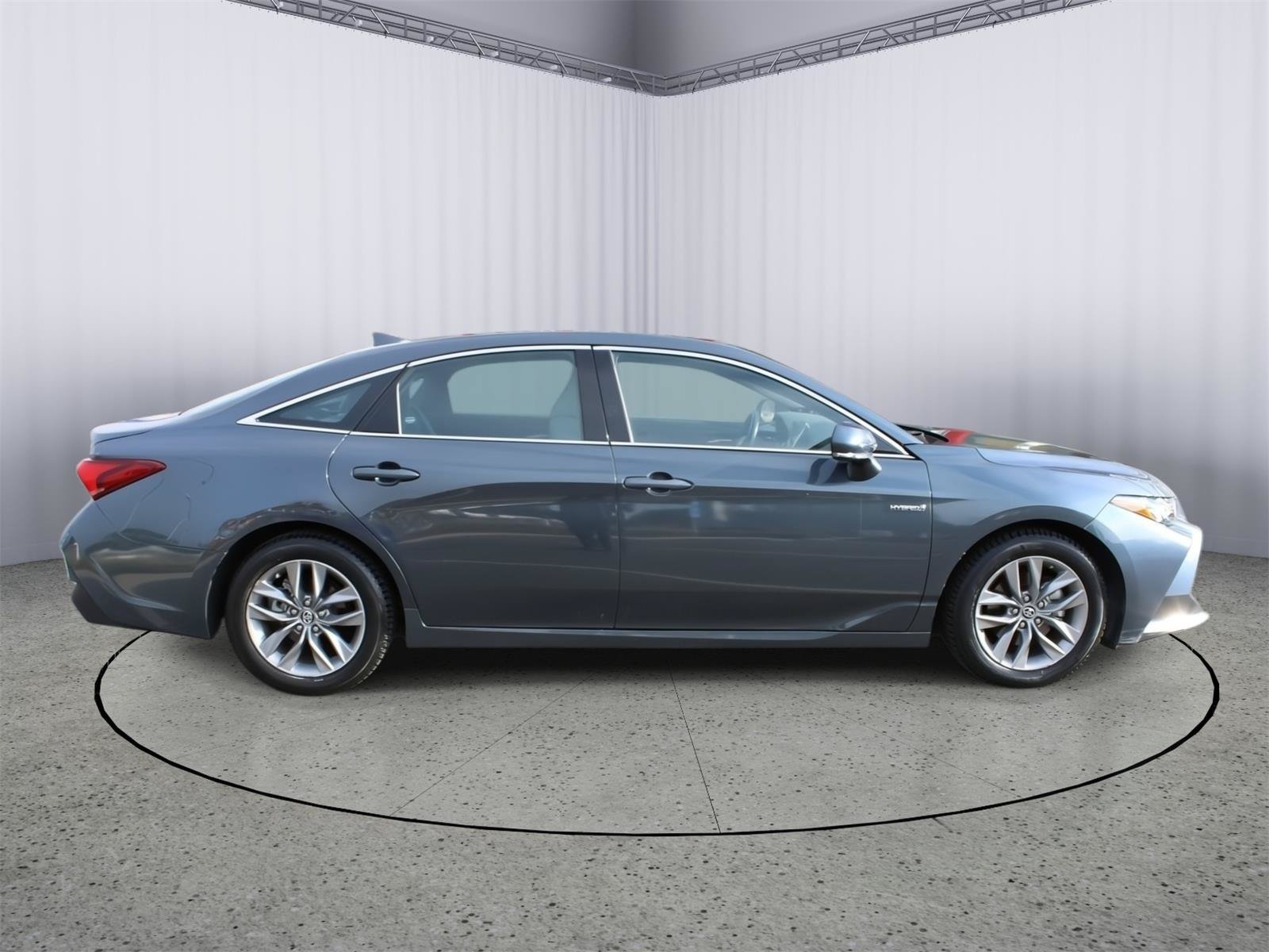 Used 2019 Toyota Avalon XLE FWD image 9