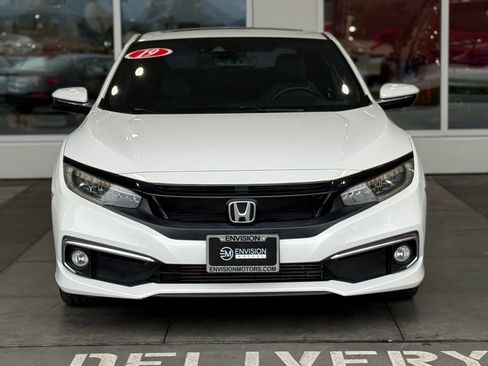 Used 2019 Honda Civic Touring image 4