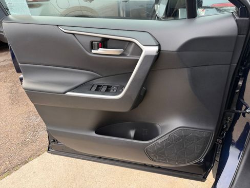 Used 2025 Toyota RAV4 XLE image 20