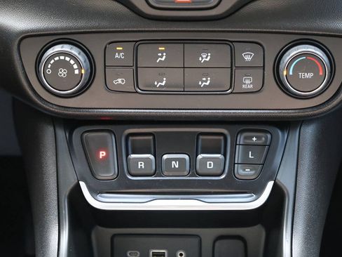 Used 2019 GMC Terrain SLE FWD image 21