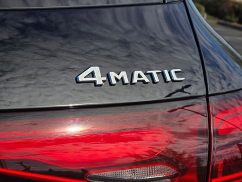 Used 2024 Mercedes-Benz GLC 300 4MATIC w/ Driver Assistance Package image 30