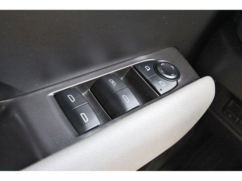 Used 2025 Chevrolet Colorado ZR2 w/ Technology Package AWD/4WD image 19