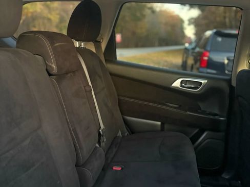 Used 2013 Nissan Pathfinder SV image 14