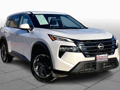 Certified 2024 Nissan Rogue SV image 3