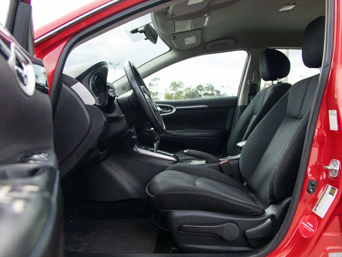 Used 2019 Nissan Sentra SR FWD image 17