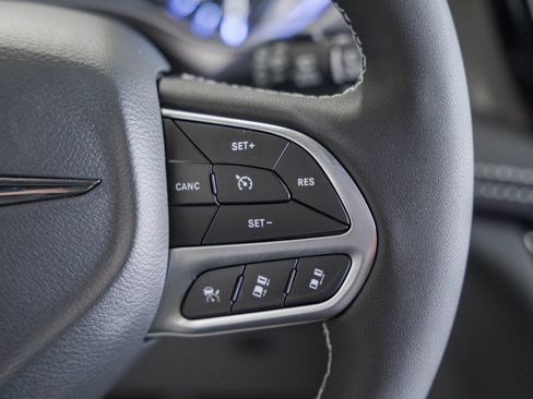 New 2026 Chrysler Pacifica Select image 25