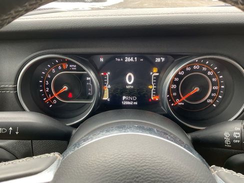 Used 2018 Jeep Wrangler Unlimited Sahara w/ Cold Weather Group image 12