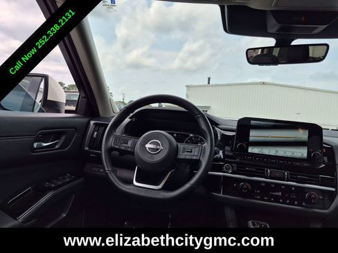 Used 2024 Nissan Pathfinder SL w/ SL Premium Package FWD image 14