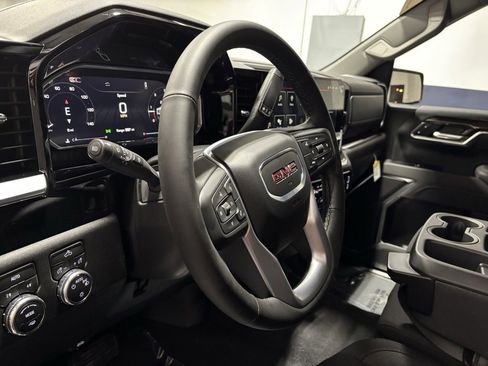 New 2026 GMC Sierra 1500 SLE w/ Preferred Package image 15