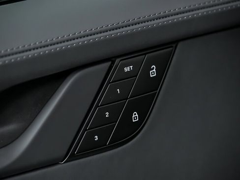 Used 2026 Porsche 911 Carrera RWD image 18