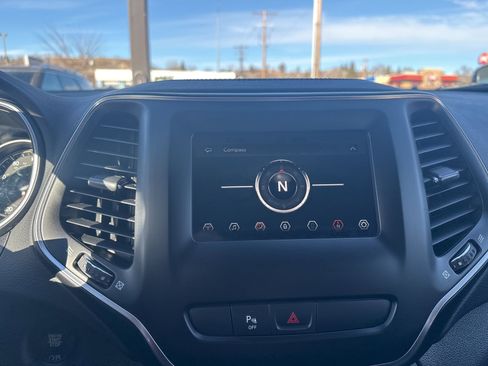 Used 2020 Jeep Cherokee Latitude Plus image 44