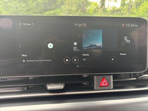 Used 2026 Kia Carnival FWD image 21
