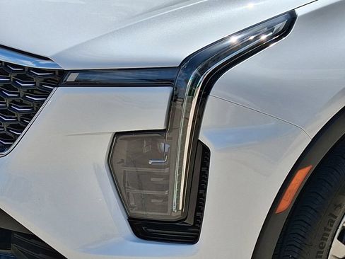 Used 2025 Cadillac XT4 Premium Luxury w/ LPO, Floor Liner Package FWD image 7