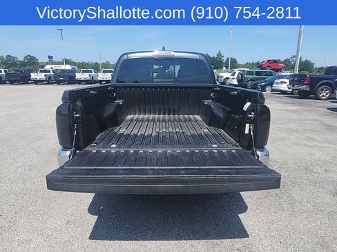 Used 2022 Toyota Tacoma SR5 AWD/4WD image 25