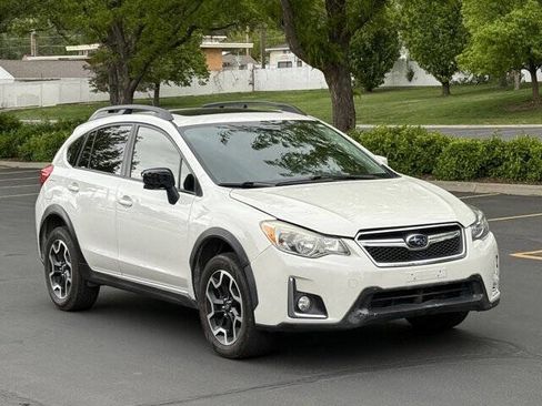 Used 2016 Subaru Crosstrek 2.0i Premium w/ Moonroof Package AWD/4WD image 2