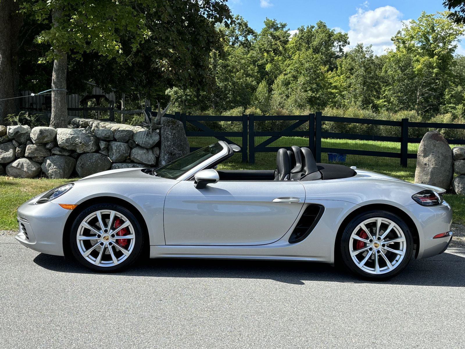 Used 2022 Porsche 718 Boxster S RWD image 13