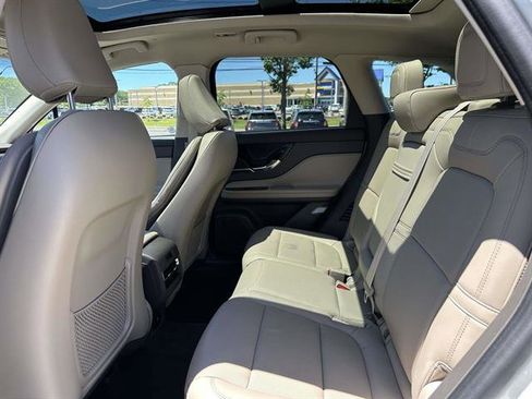 Used 2022 Lincoln Corsair AWD w/ Premium Package image 10