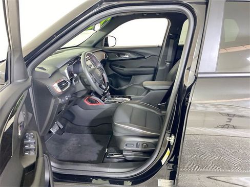 Used 2023 Chevrolet TrailBlazer RS image 24