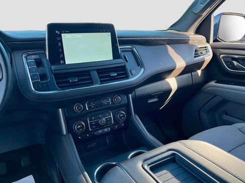 Used 2024 Chevrolet Tahoe Z71 w/ Luxury Package image 25