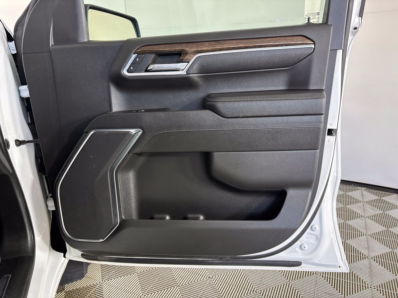 Used 2023 GMC Sierra 1500 SLE AWD/4WD image 24