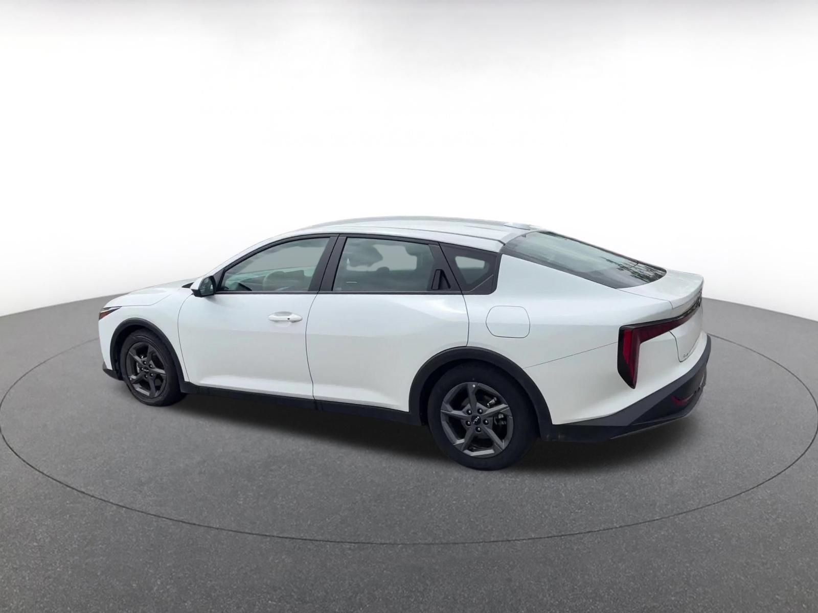 Used 2025 Kia K4 FWD image 8