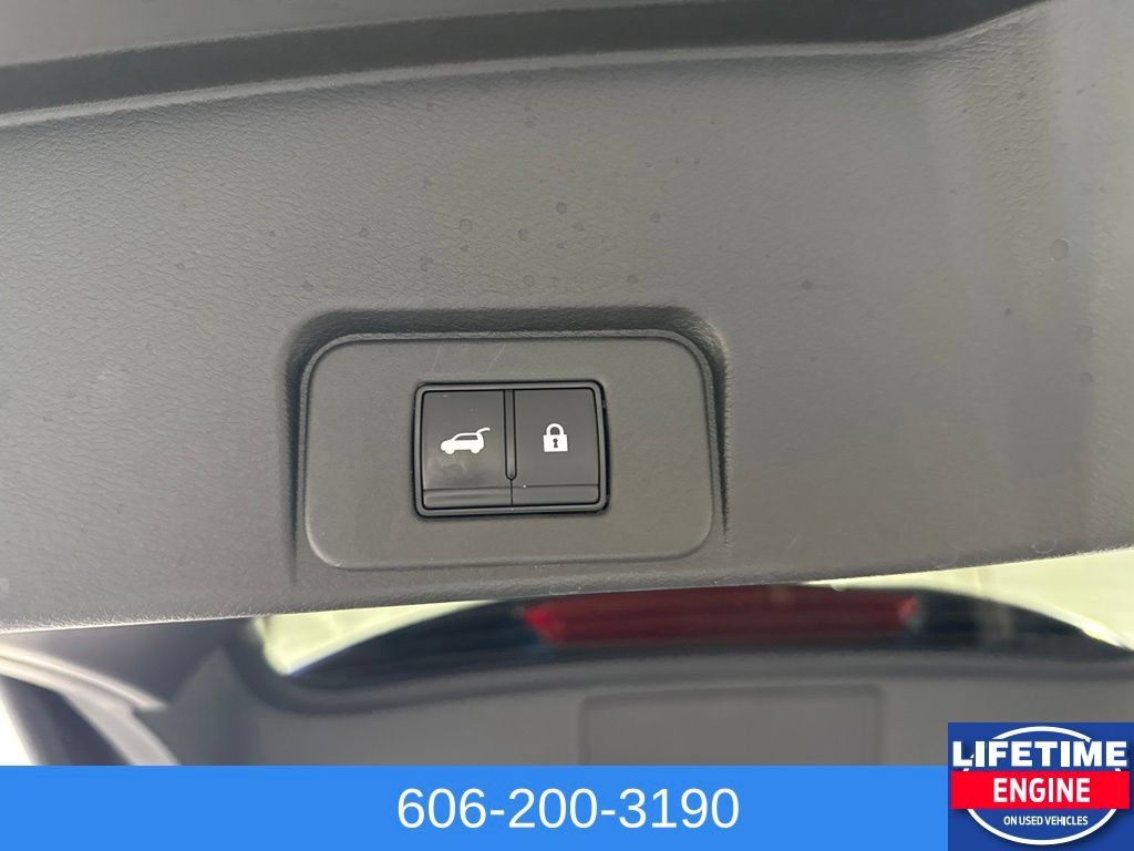 Used 2024 Nissan Rogue SV w/ SV Premium Package AWD/4WD image 17