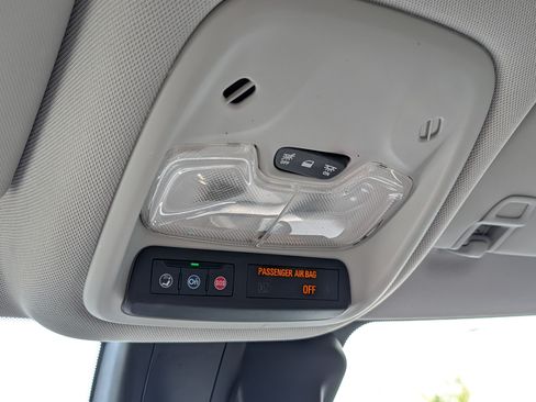 Used 2021 Chevrolet TrailBlazer LS AWD/4WD image 32