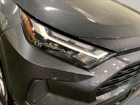 Used 2025 Toyota RAV4 XLE AWD/4WD image 28
