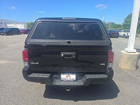 Used 2023 Toyota Tacoma Limited AWD/4WD image 6
