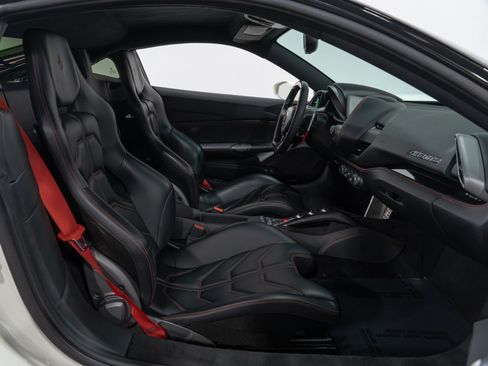 Used 2016 Ferrari 488 GTB RWD image 61