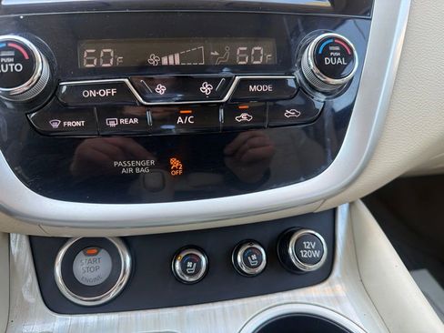 Used 2016 Nissan Murano Platinum w/ Platinum Technology Package AWD/4WD image 16