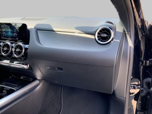Certified 2023 Mercedes-Benz GLA 250 4MATIC image 19