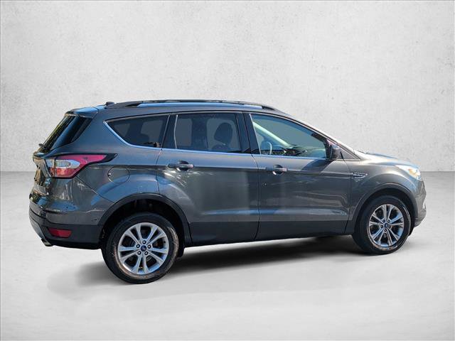 Used 2017 Ford Escape SE w/ Equipment Group 201A AWD/4WD image 4