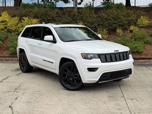 Used 2019 Jeep Grand Cherokee Altitude AWD/4WD image 1