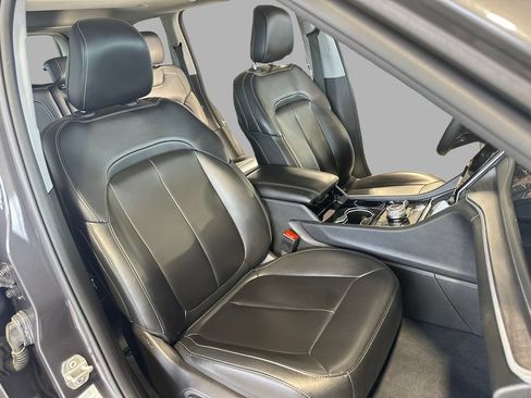 Used 2023 Jeep Grand Cherokee 4WD 4xe image 23