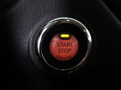 Used 2020 Nissan Pathfinder S image 34