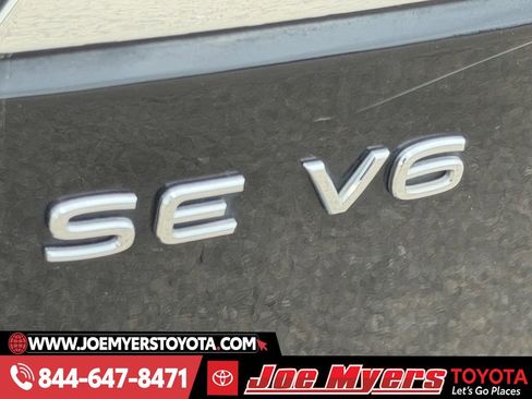 Used 2023 Volkswagen Atlas SE w/ Panoramic Sunroof Package image 11