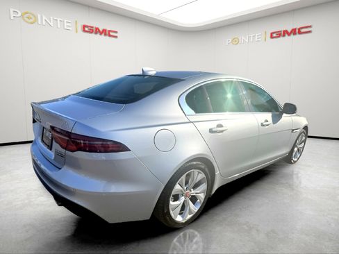 Used 2020 Jaguar XE S image 27
