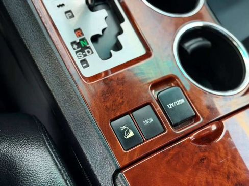 Used 2012 Toyota Highlander Limited image 17