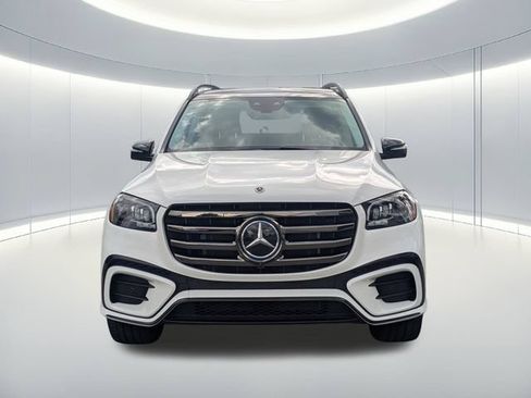Used 2024 Mercedes-Benz GLS 450 4MATIC image 9