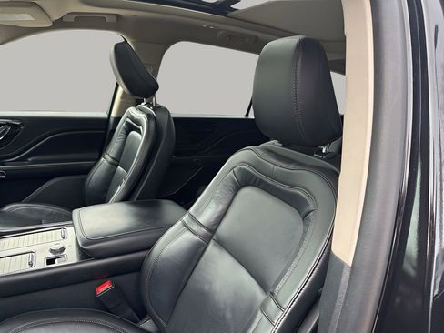 Used 2022 Lincoln Aviator Reserve w/ Elements Package Plus image 27