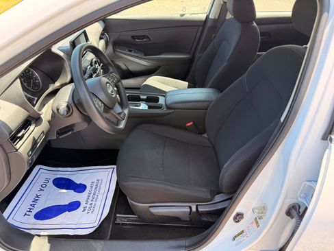 Used 2024 Nissan Sentra S FWD image 9