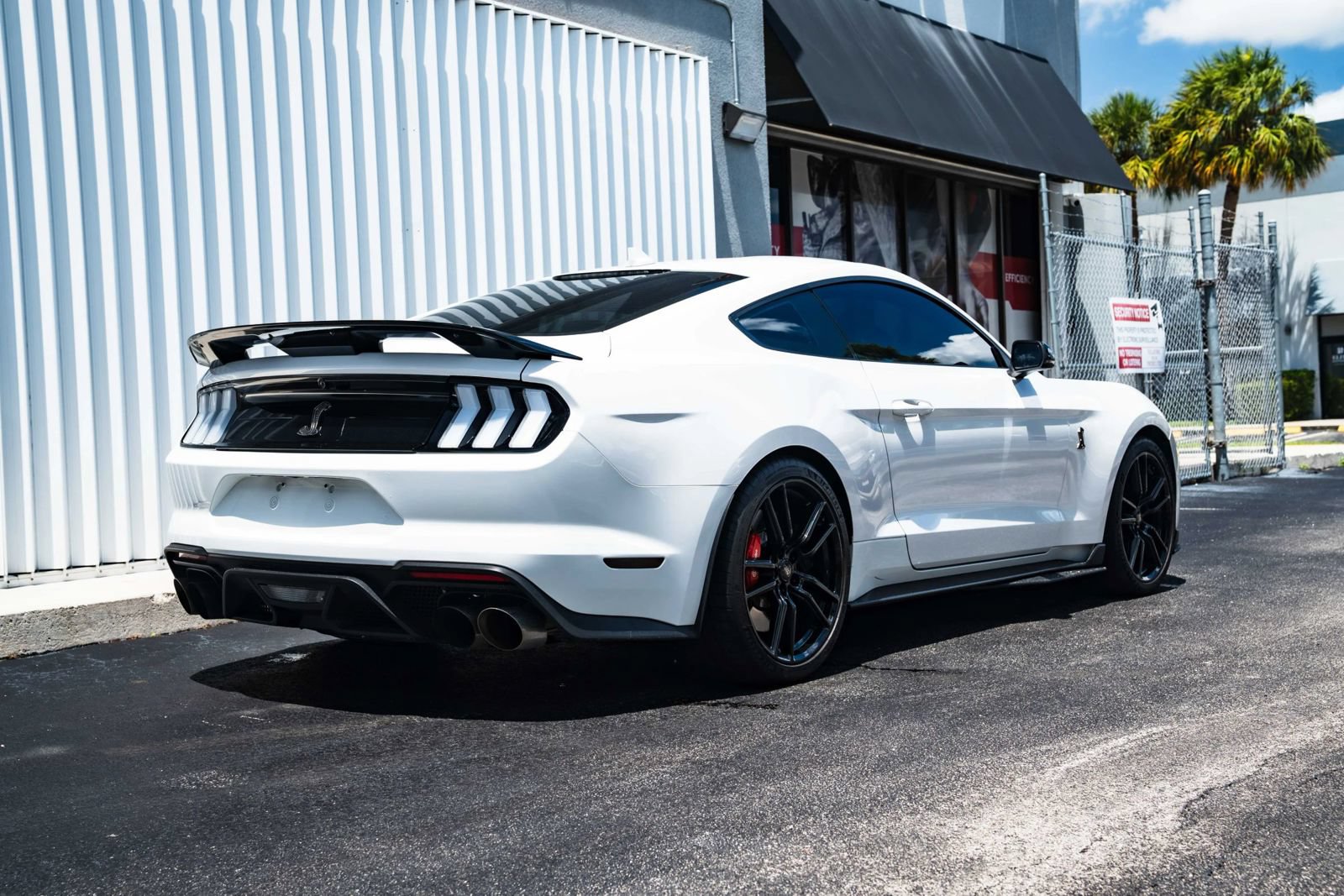 Used 2020 Ford Mustang Shelby GT500 w/ Technology Package RWD image 5