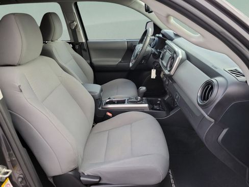 Used 2019 Toyota Tacoma SR5 image 7