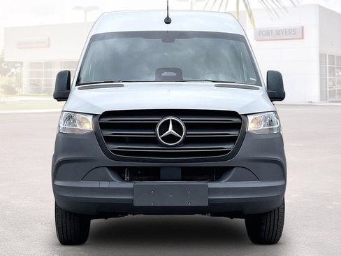 Used 2025 Mercedes-Benz Sprinter 2500 image 25