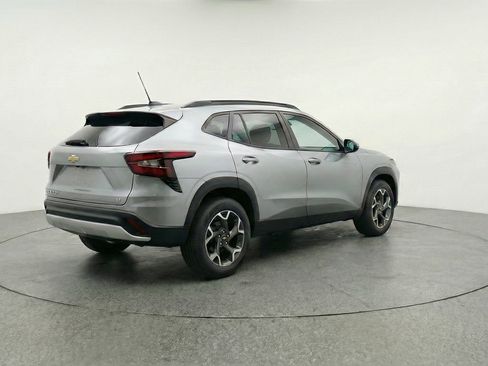 Used 2025 Chevrolet Trax LT image 9