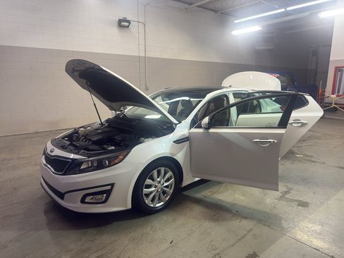 Used 2015 Kia Optima EX w/ EX Premium Package image 9